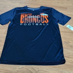 NFL Denver Broncos t-shirt Shirt size XL 18 NWT